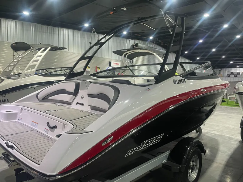 Slide: The Image of Yamaha AR195 2025 - 3