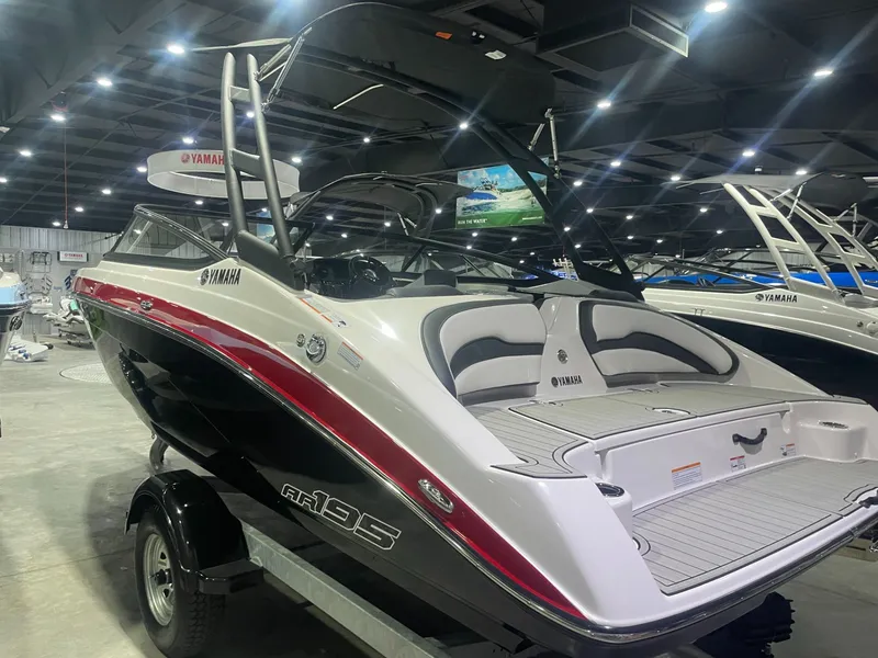 Slide: The Image of Yamaha AR195 2025 - 4