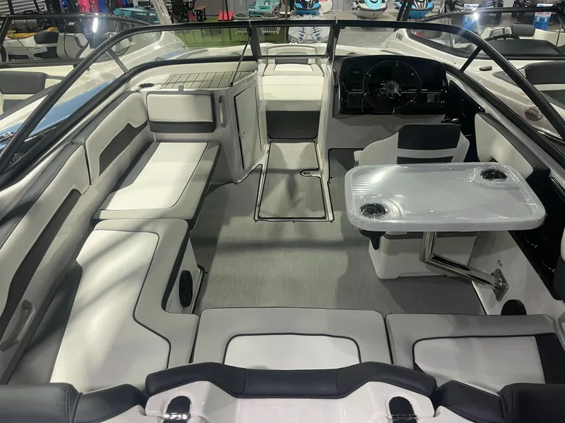 Slide: The Image of Yamaha AR195 2025 - 6