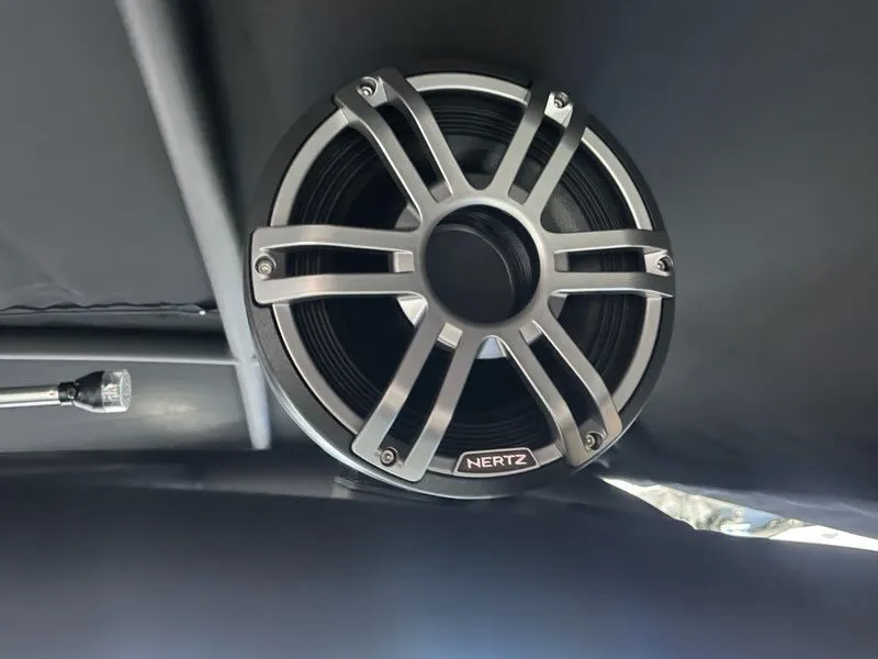 Slide: The Image of Yamaha 255XD 2025 - 2