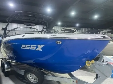 Slide: The Image of Yamaha 255XD 2025 - 2