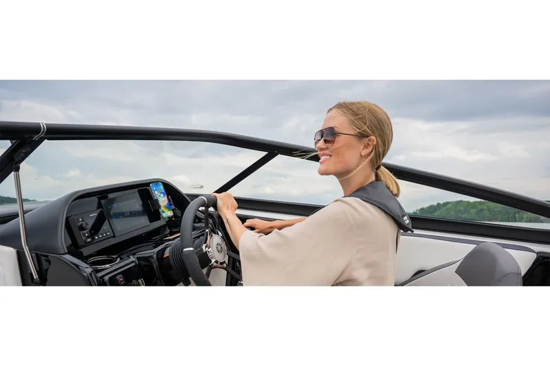 Slide: The Image of Yamaha 195S 2025 - 20