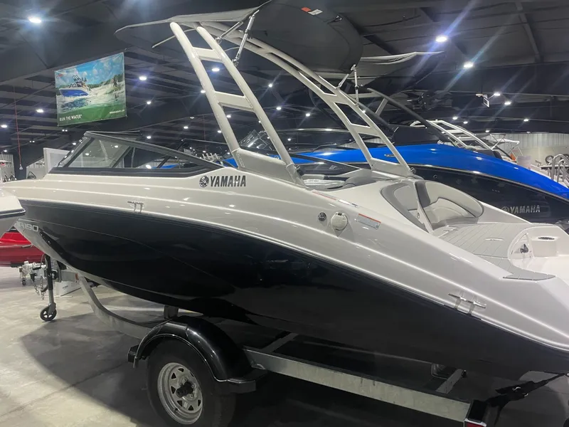 Slide: The Image of Yamaha AR190 2025 - 4