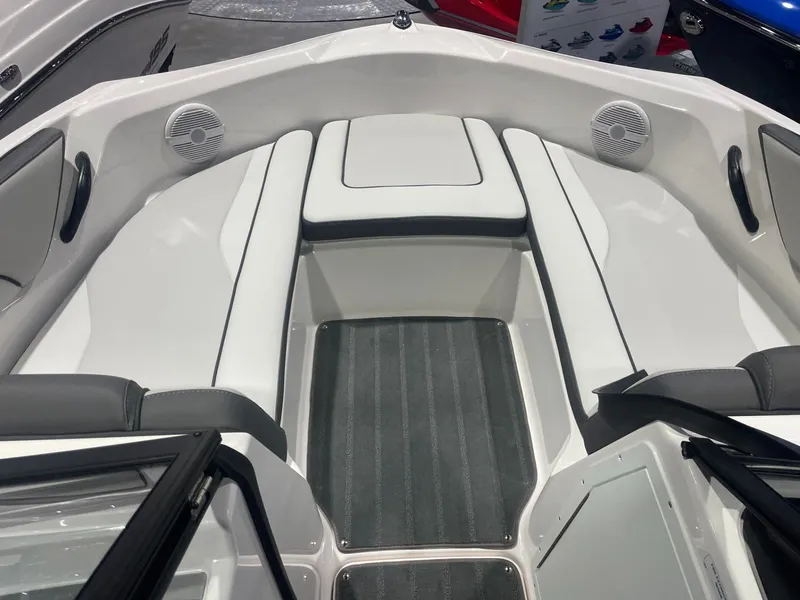 Slide: The Image of Yamaha AR190 2025 - 7