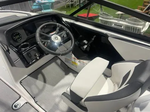 Slide: The Image of Yamaha AR195 2025 - 4