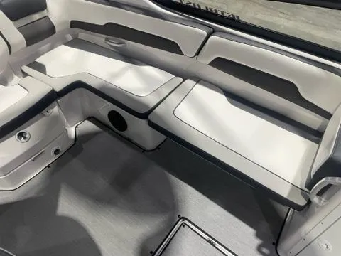 Slide: The Image of Yamaha AR195 2025 - 7