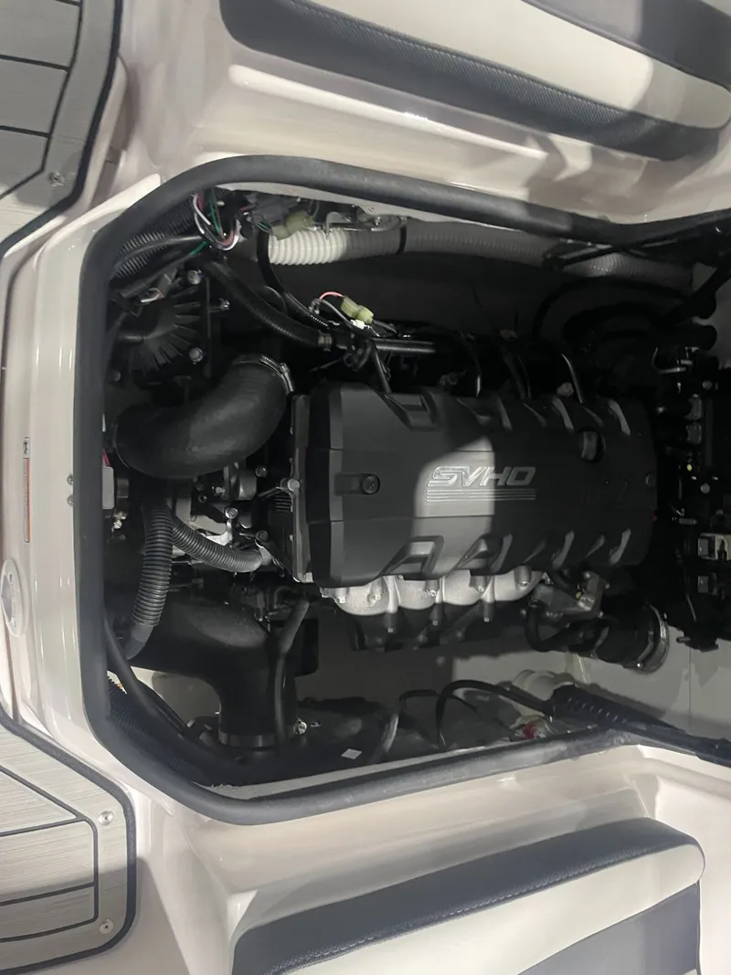 Slide: The Image of Yamaha 195S 2025 - 11