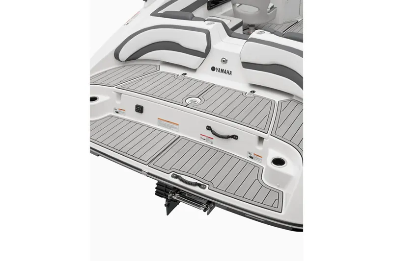 Slide: The Image of Yamaha 195S 2025 - 15