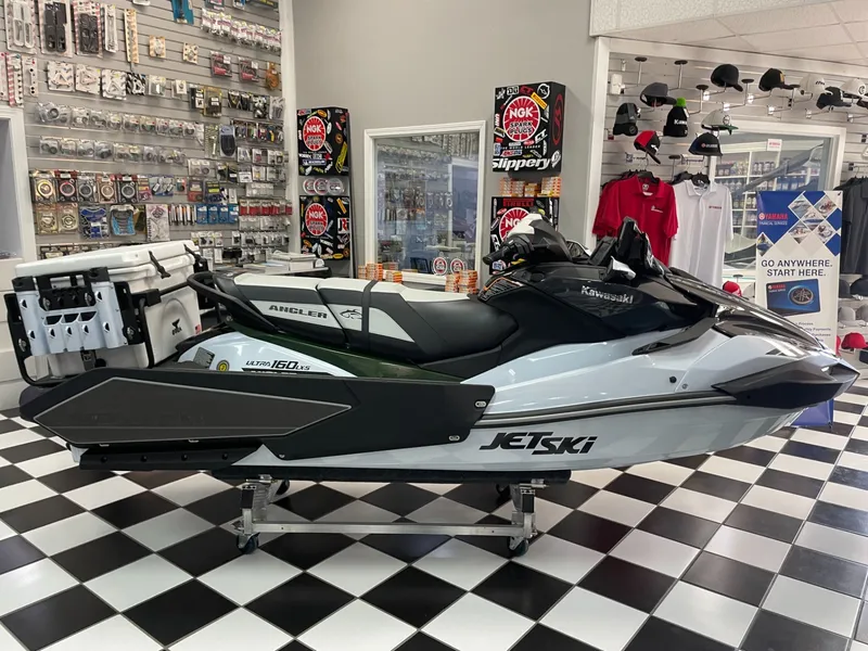 Slide: The Image of Kawasaki JET SKI ULTRA 160LX-S ANGLER 2025 - 4
