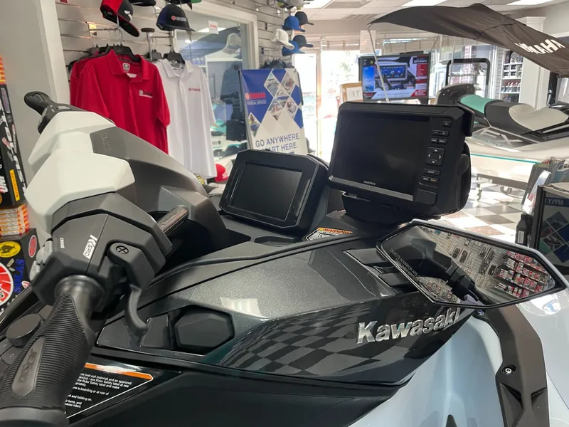 Slide: The Image of Kawasaki JET SKI ULTRA 160LX-S ANGLER 2025 - 5