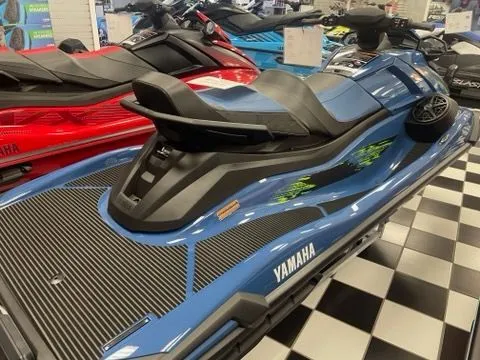 Slide: The Image of Yamaha VX Cruiser HO with Audio 2025 - 4