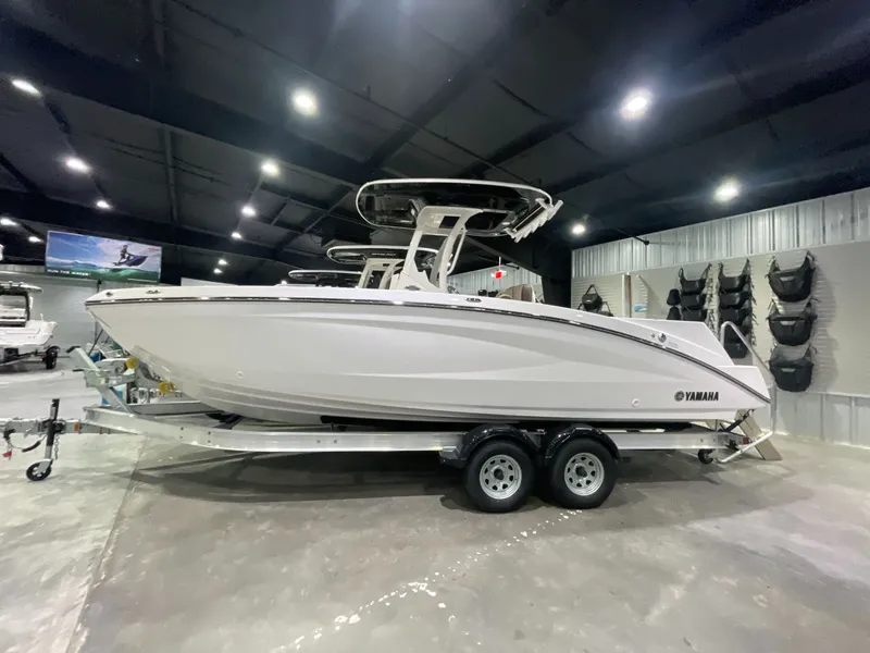 Slide: The Image of Yamaha 252 FSH Sport 2025 - 3