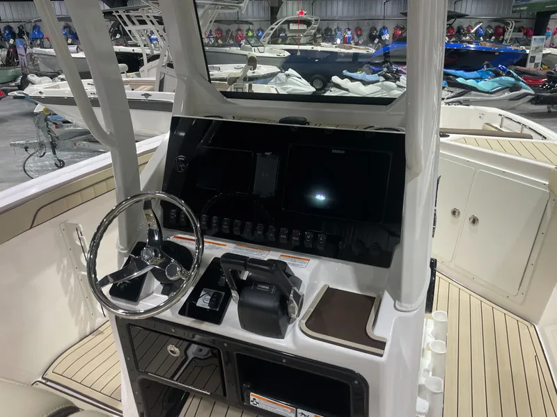 Slide: The Image of Yamaha 252 FSH Sport 2025 - 7