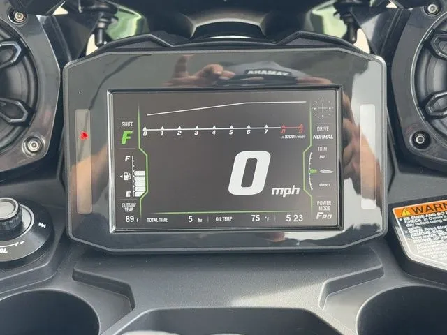 Slide: The Image of Kawasaki ULTRA 160LX 2025 - 10