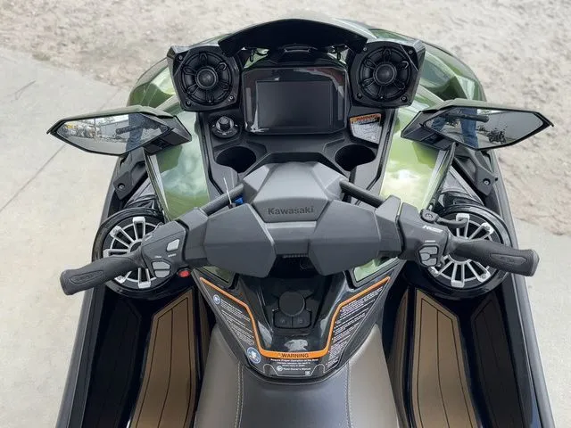 Slide: The Image of Kawasaki ULTRA 160LX 2025 - 11