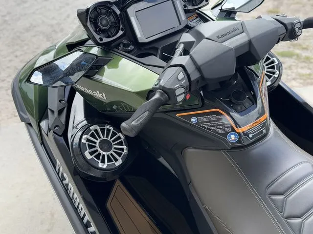 Slide: The Image of Kawasaki ULTRA 160LX 2025 - 13