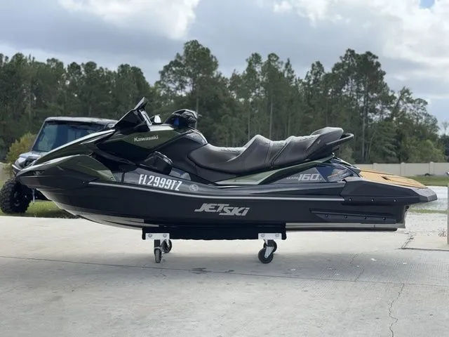 Slide: The Image of Kawasaki ULTRA 160LX 2025 - 4