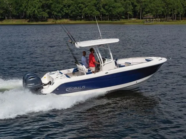 The Image of Robalo R242 2022 - 1