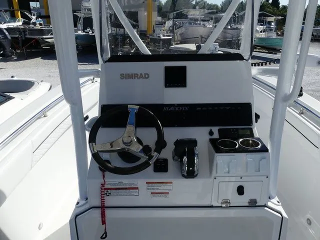 Slide: The Image of Blackfin 222 CC 2023 - 10