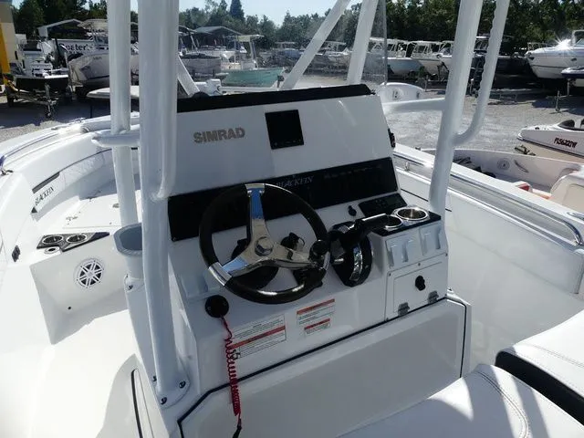 Slide: The Image of Blackfin 222 CC 2023 - 11