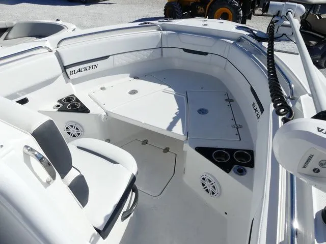 Slide: The Image of Blackfin 222 CC 2023 - 16