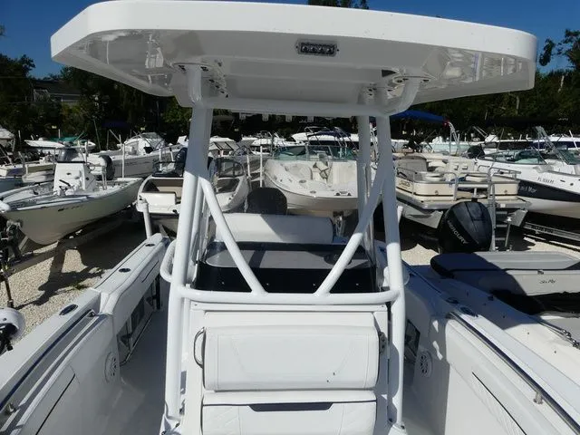 Slide: The Image of Blackfin 222 CC 2023 - 18