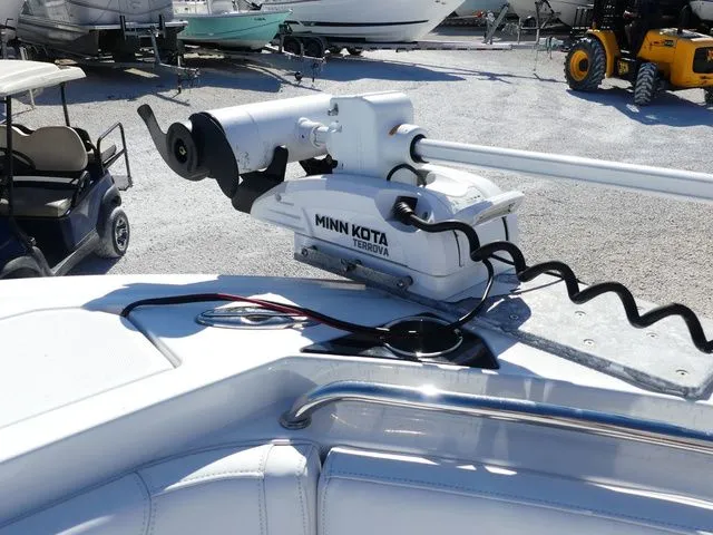 Slide: The Image of Blackfin 222 CC 2023 - 20