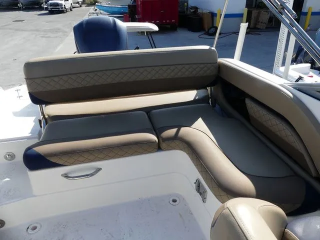 Slide: The Image of Hurricane SunDeck 2410 OB 2020 - 10