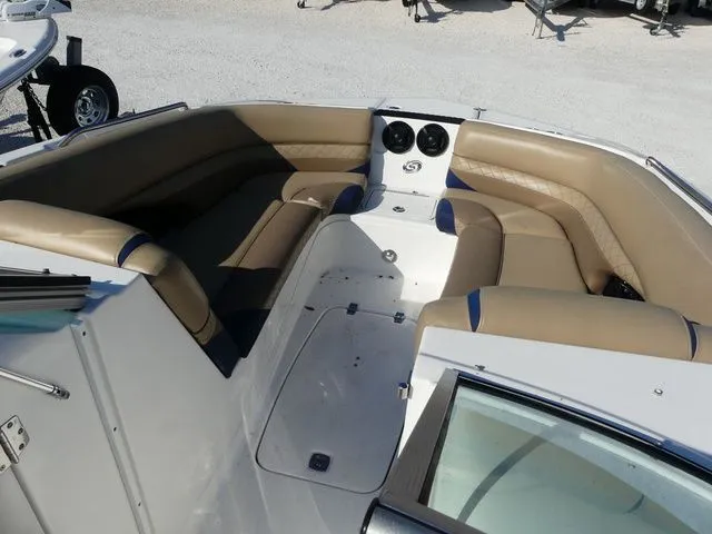 Slide: The Image of Hurricane SunDeck 2410 OB 2020 - 13