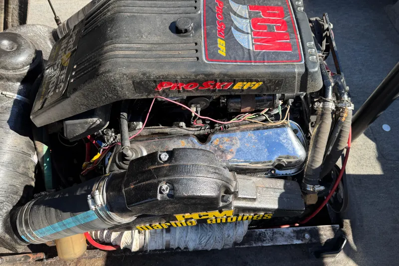 Slide: The Image of 1995 Correct Craft Ski Nautique engine with PCM Pro Ski EFI system. - 41