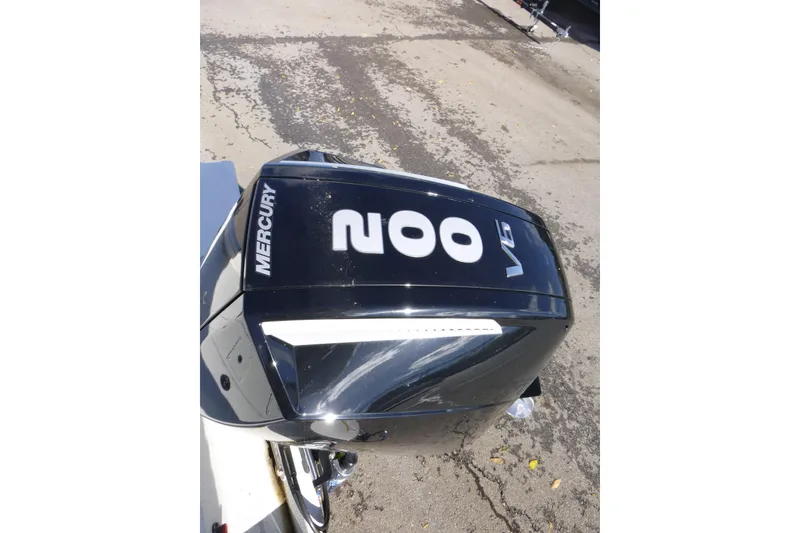 Slide: The Image of Mercury 200 V6 outboard motor on Ranger RB210, 2025 model. - 16