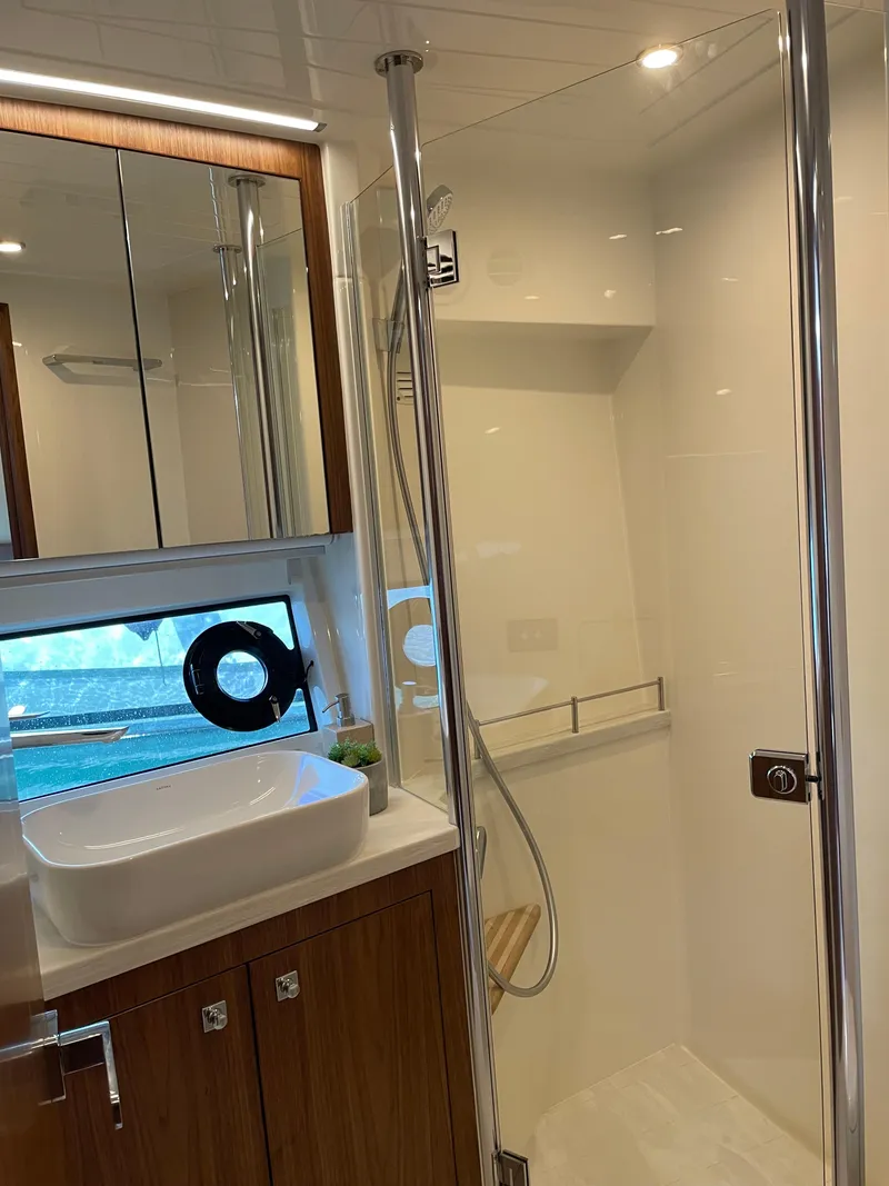 Slide: The Image of Riviera 505 SUV 2022 - 55