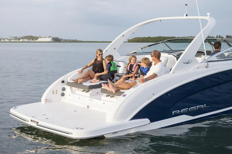 Slide: The Image of Manufacturer Provided Image: Family enjoying a day on a 2017 Regal 3200 Bowrider boat. - 66