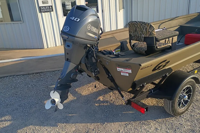 Slide: The Image of 2026 G3 Gator Tough 16 FL boat with Yamaha 40 engine at sales and service center. - 7