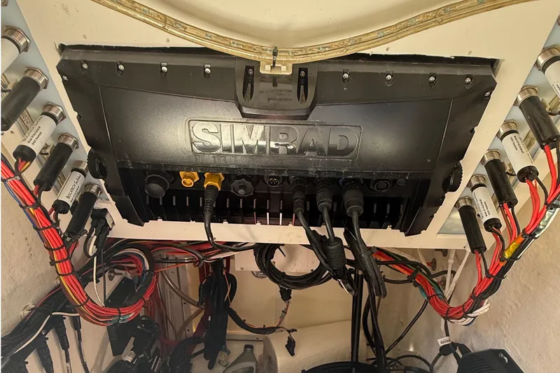 Slide: The Image of Electrical wiring and Simrad system in 2022 Dorado 25 Flat Deck boat. - 31
