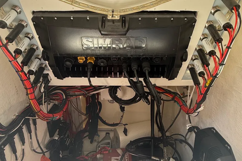 Slide: The Image of Electrical wiring and Simrad system in 2022 Dorado 25 Flat Deck boat. - 33