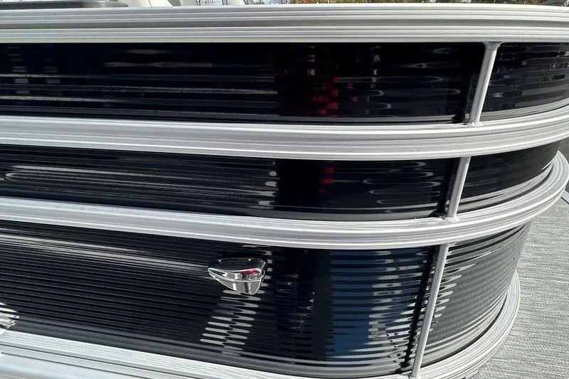 Slide: The Image of Safety warnings and controls on a 2026 Bennington S 20 SF boat. - 30