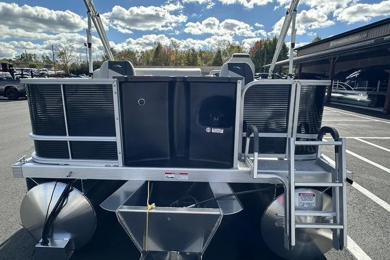 Slide: The Image of Ruler detail on 2026 Bennington S 20 SF boat dashboard. - 31