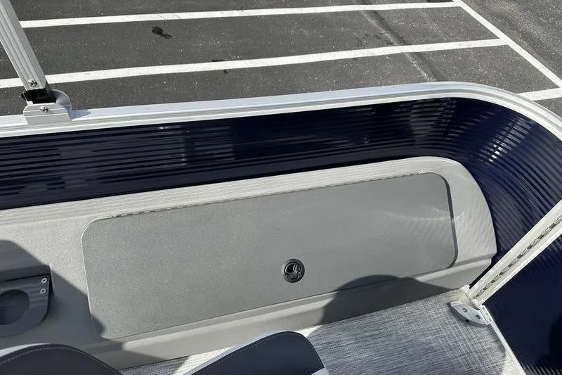 Slide: The Image of Bennington 22 SF 2026 model nameplate on sleek boat exterior. - 14