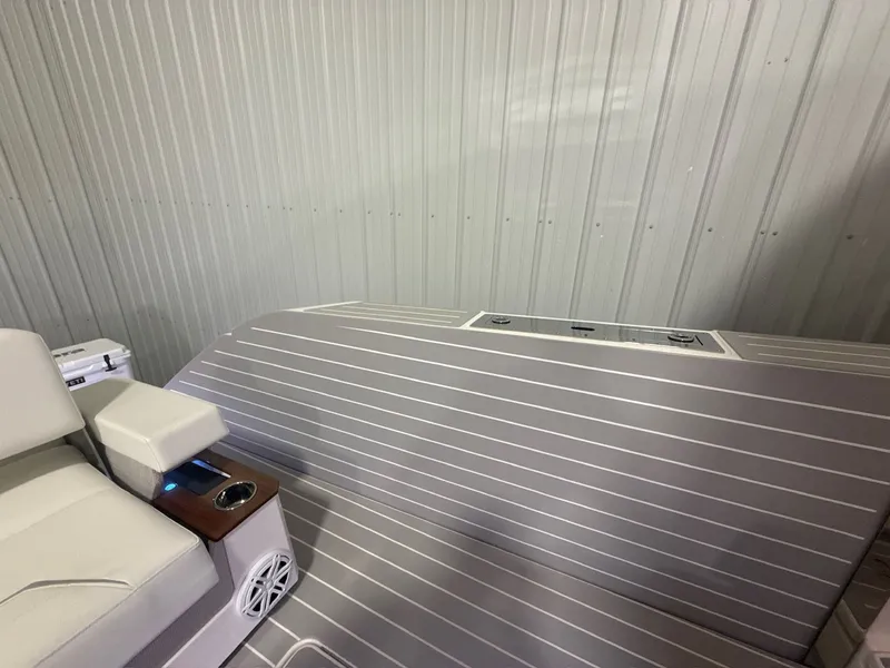 Slide: The Image of Tiara 48 LS 2024 - 42