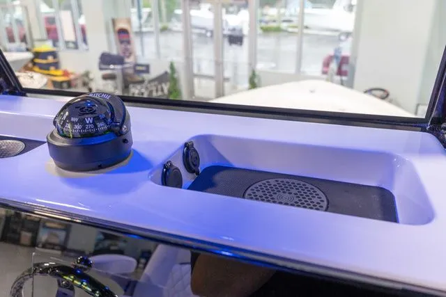 Slide: The Image of Sportsman Masters 227 Bay Boat 2026 - 46