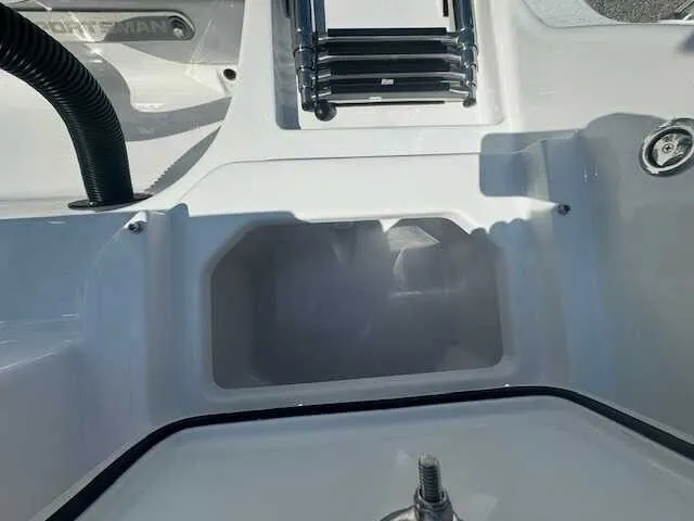 Slide: The Image of Sportsman Heritage 261 Center Console 2026 - 14