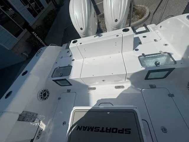 Slide: The Image of Sportsman Heritage 261 Center Console 2026 - 40