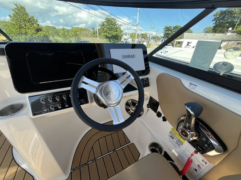 Slide: The Image of Sea Ray SDX 250 Outboard 2026 - 10