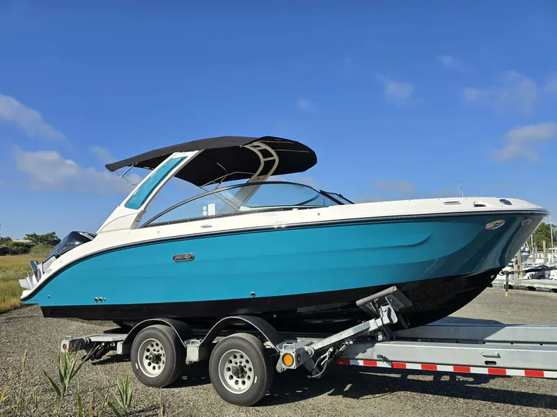 Slide: The Image of Sea Ray SDX 250 Outboard 2026 - 16