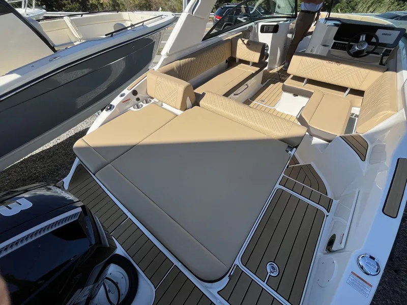 Slide: The Image of Sea Ray SDX 250 Outboard 2026 - 4