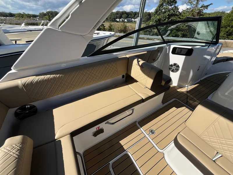 Slide: The Image of Sea Ray SDX 250 Outboard 2026 - 6