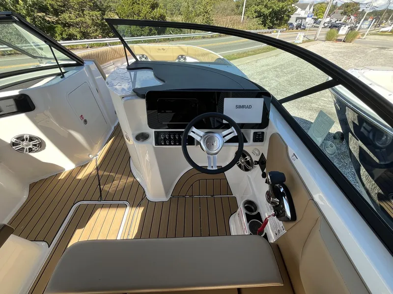 Slide: The Image of Sea Ray SDX 250 Outboard 2026 - 9