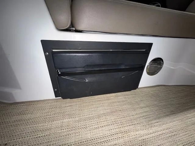 Slide: The Image of Regal 280 Express Cruiser 2014 - 11