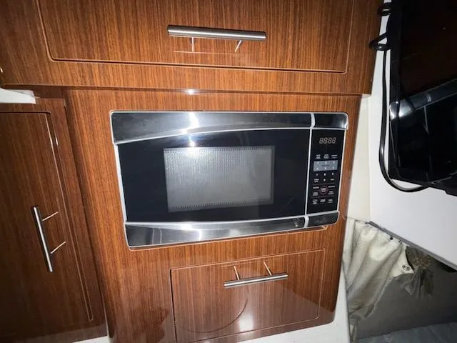 Slide: The Image of Regal 280 Express Cruiser 2014 - 17